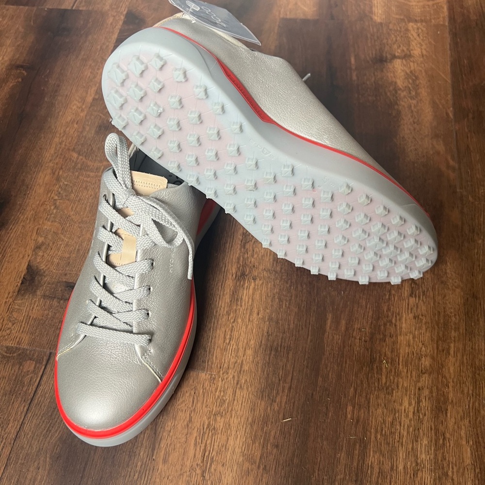 NWT Ecco Women’s Golf Tray Shoe Silver Size 37 (7-7.5)